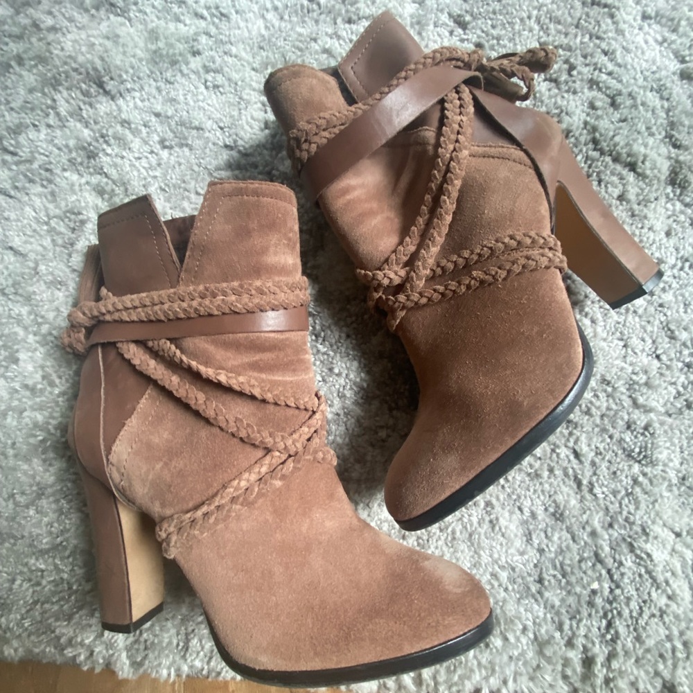 Tan suede tassel booties, VINCE CAMUTO, sz 8.5
